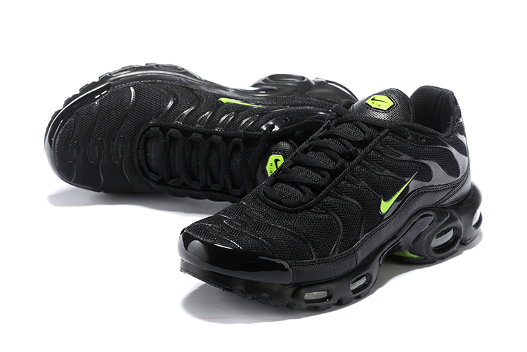 Men Nike Air Max PLUS Black Green